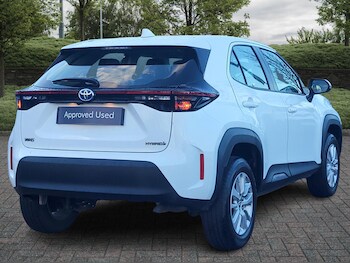 Used Toyota Yaris 2023 for sale - 76419826: Photo