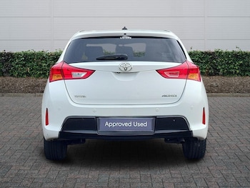 Used Toyota Auris 2015 for sale - 77910653: Photo