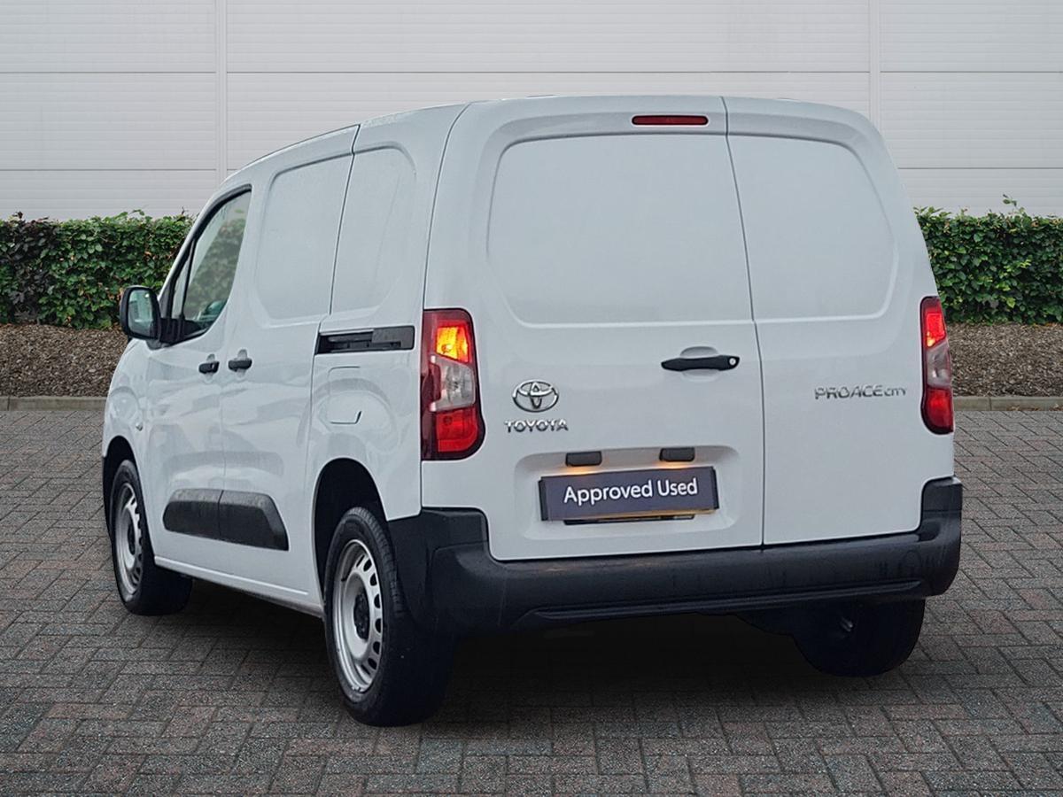 Used Toyota ProAce 2023 for sale - 77124731: Photo 2