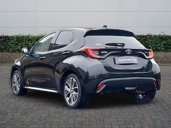 Used Toyota Yaris 2024 for sale - 77725328: Photo