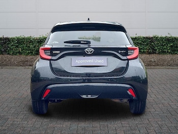 Used Toyota Yaris 2024 for sale - 77725328: Photo