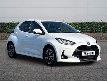 Used Toyota Yaris 2024 for sale - 79108136: Photo