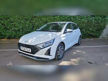 Used Hyundai i20 2024 for sale - 77614381: Photo