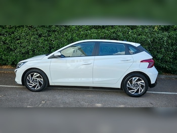 Used Hyundai i20 2024 for sale - 77614381: Photo