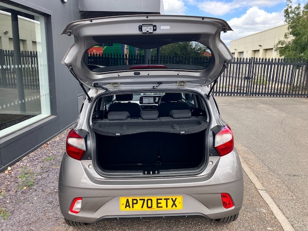 Used Hyundai i10 2020 for sale - 75354800: Photo 12