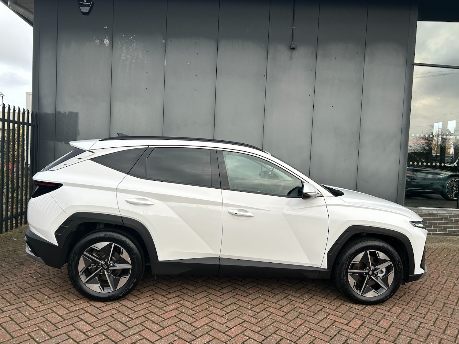 Used Hyundai TUCSON 2025 for sale - 76869759: Photo 2