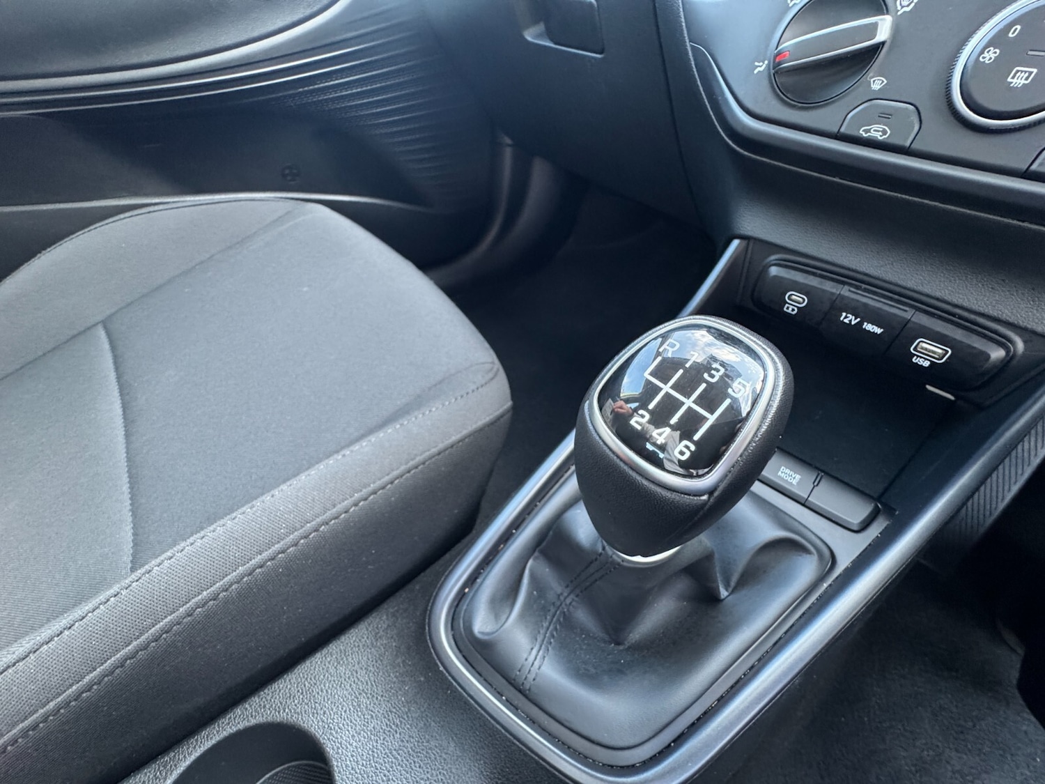 Used Hyundai i20 2024 for sale - 76868941: Photo 38