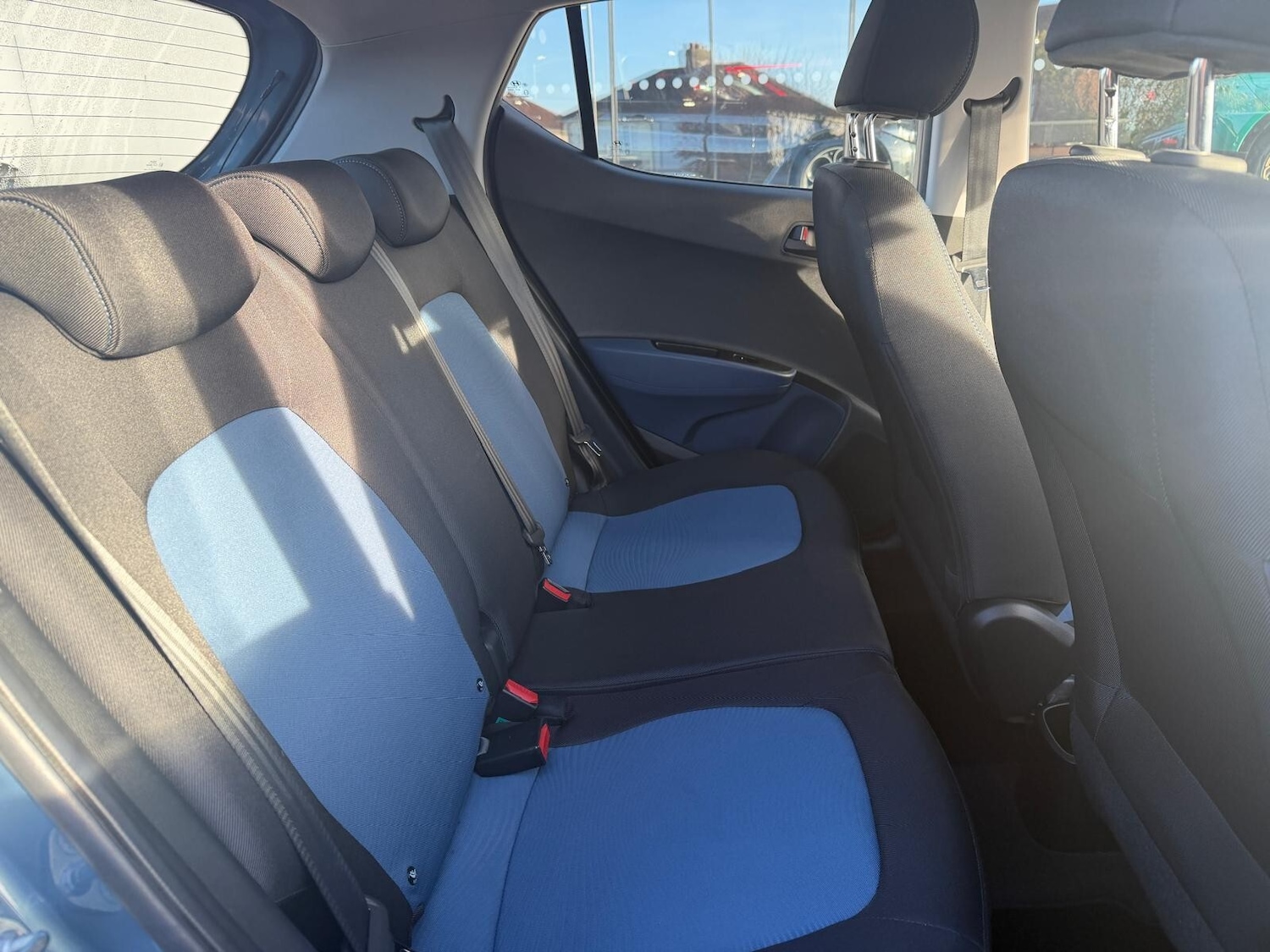 Used Hyundai i10 2015 for sale - 76872430: Photo 15