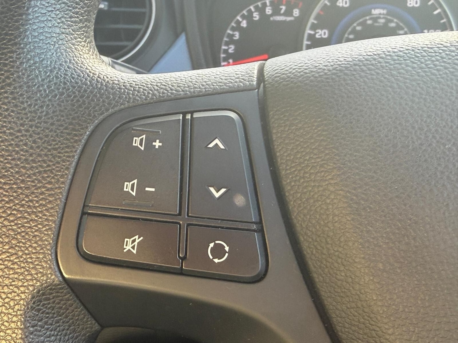 Used Hyundai i10 2015 for sale - 76872430: Photo 22