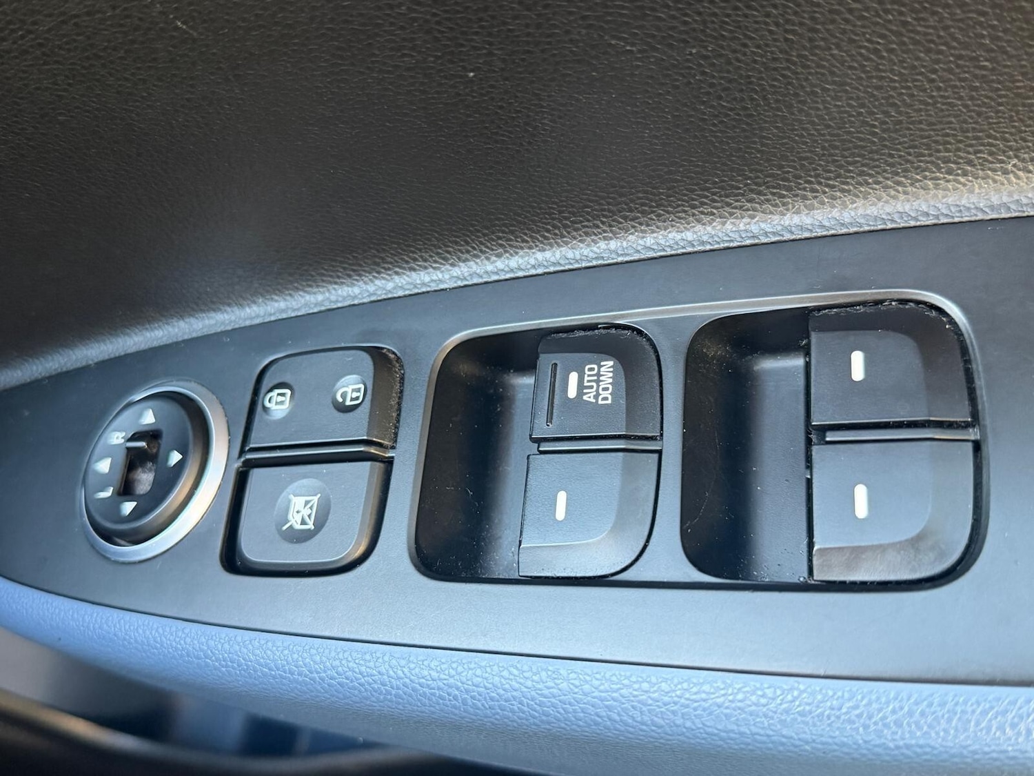 Used Hyundai i10 2015 for sale - 76872430: Photo 25