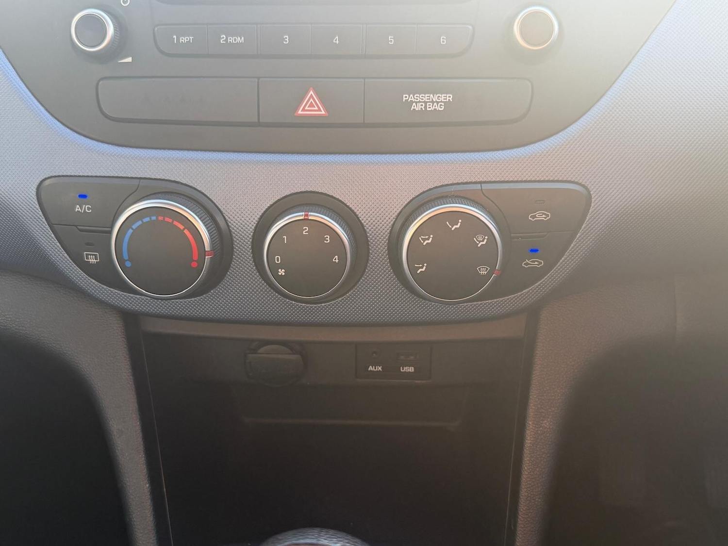 Used Hyundai i10 2015 for sale - 76872430: Photo 27