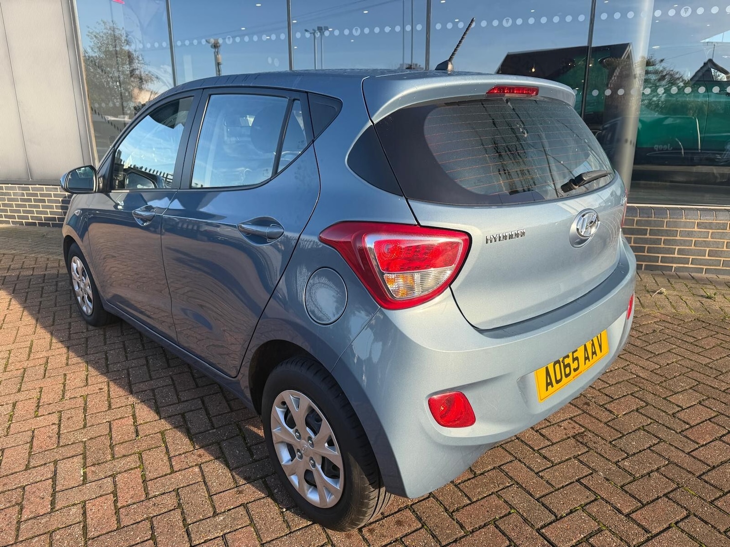 Used Hyundai i10 2015 for sale - 76872430: Photo 4