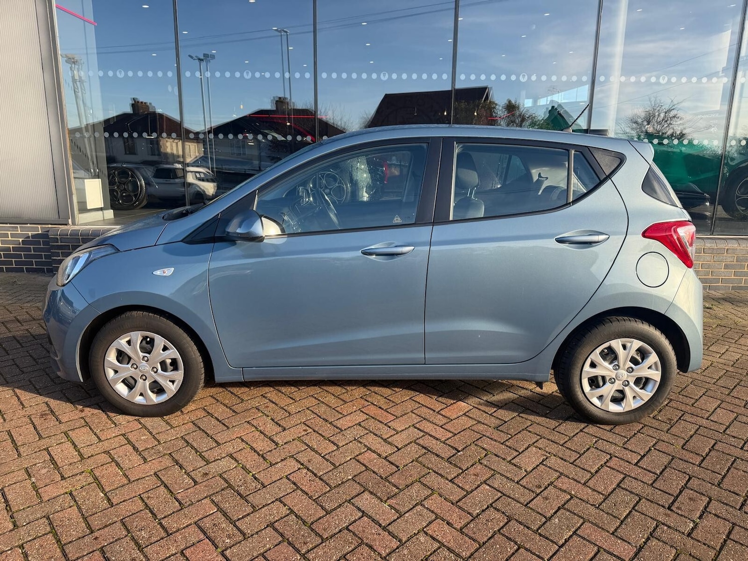 Used Hyundai i10 2015 for sale - 76872430: Photo 7