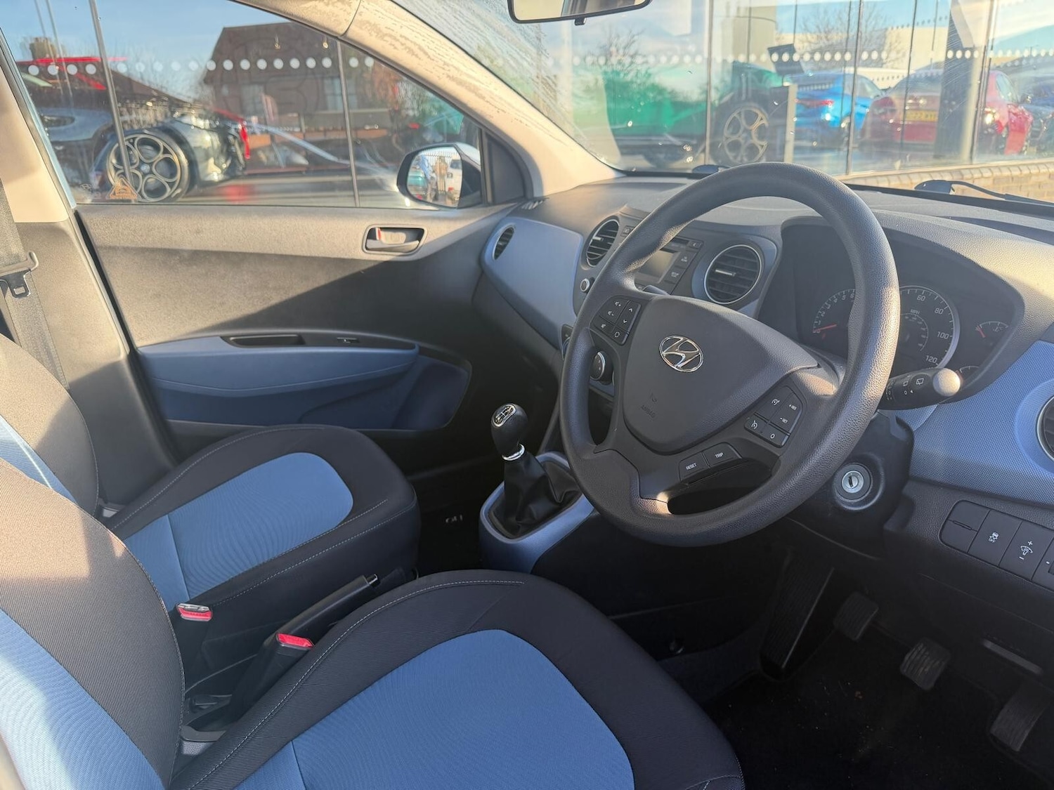 Used Hyundai i10 2015 for sale - 76872430: Photo 8