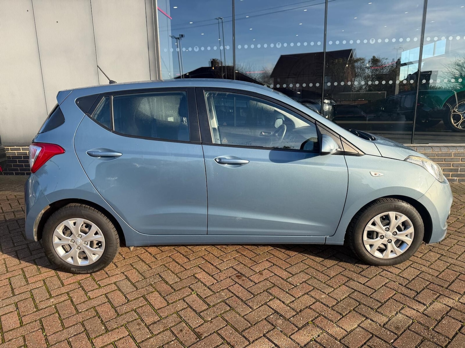 Used Hyundai i10 2015 for sale - 76872430: Photo 9
