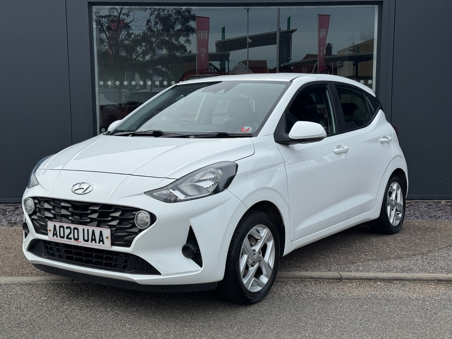 Used Hyundai i10 2020 for sale - 75950914: Photo 4