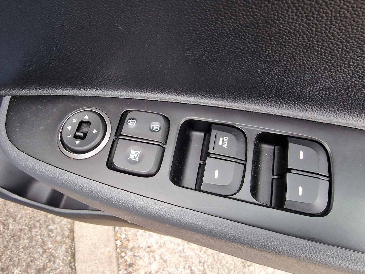 Used Hyundai i10 2017 for sale - 77075647: Photo 22