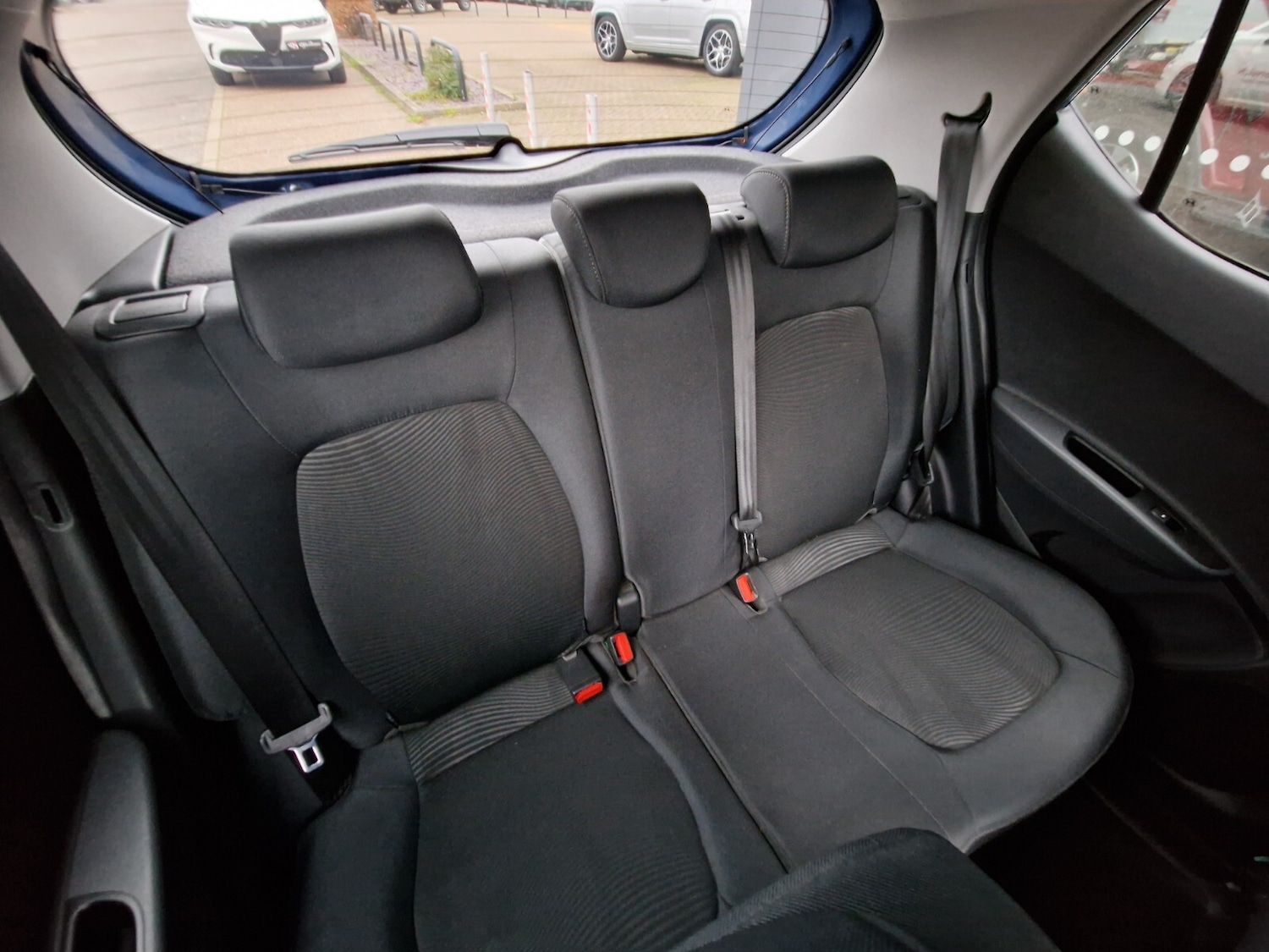 Used Hyundai i10 2017 for sale - 77075647: Photo 39