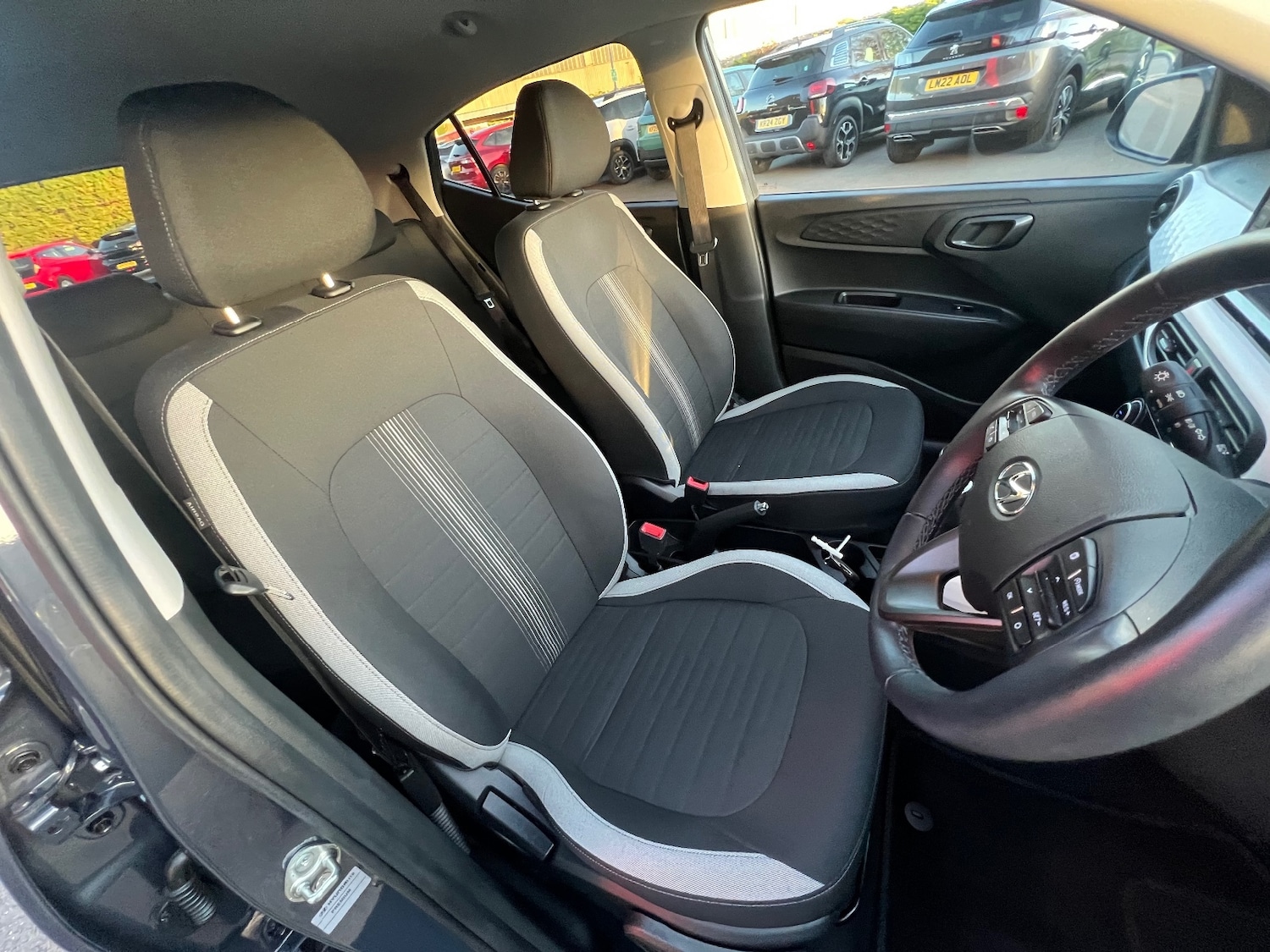 Used Hyundai i10 2023 for sale - 77942044: Photo 49