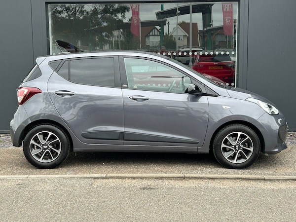 Used Hyundai i10 2018 for sale - 76315807: Photo 11