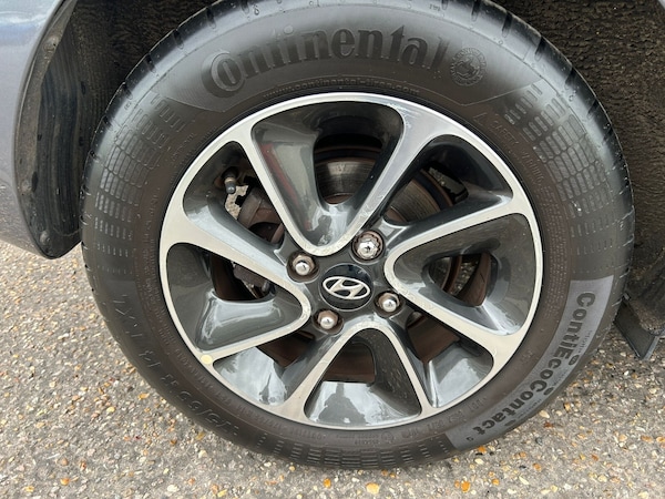 Used Hyundai i10 2018 for sale - 76315807: Photo 13