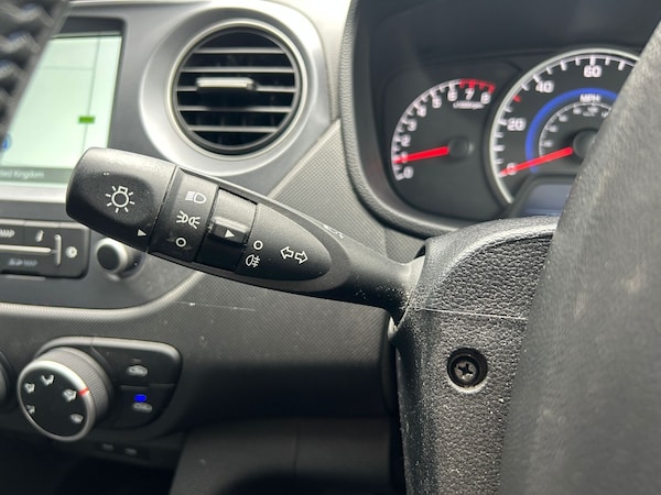 Used Hyundai i10 2018 for sale - 76315807: Photo 18