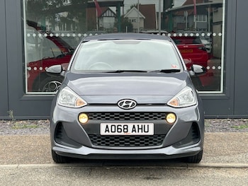 Used Hyundai i10 2018 for sale - 76315807: Photo 2