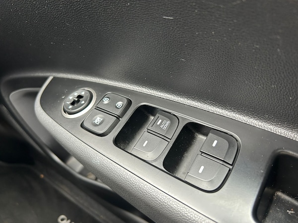 Used Hyundai i10 2018 for sale - 76315807: Photo 31