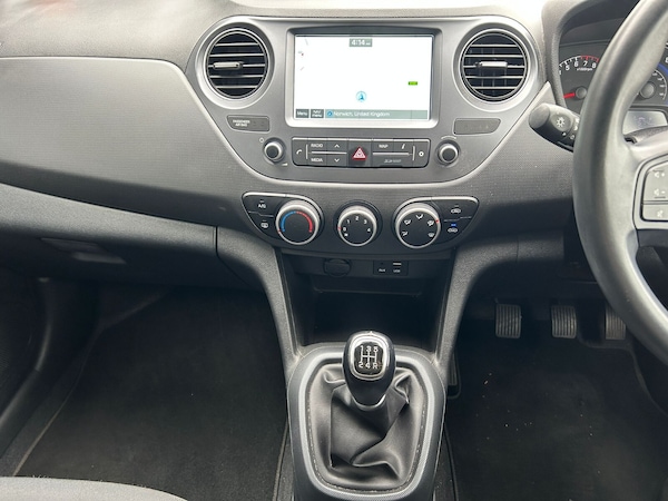 Used Hyundai i10 2018 for sale - 76315807: Photo 33