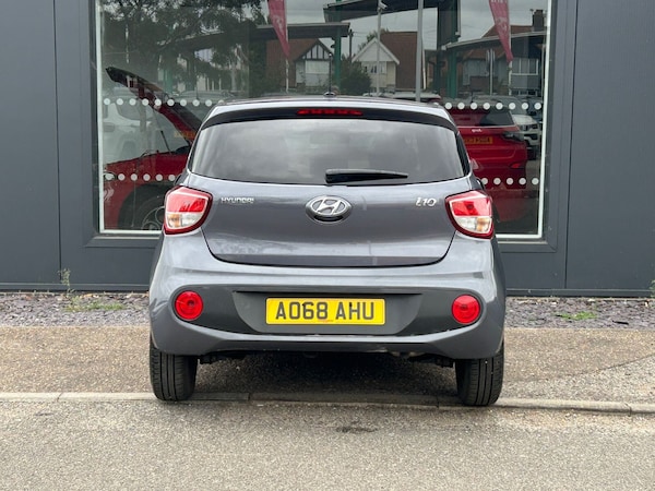 Used Hyundai i10 2018 for sale - 76315807: Photo 4