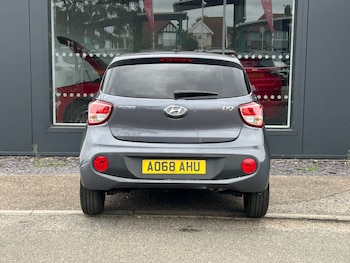 Used Hyundai i10 2018 for sale - 76315807: Photo 4