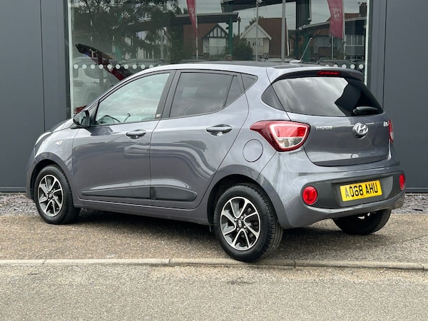 Used Hyundai i10 2018 for sale - 76315807: Photo 8