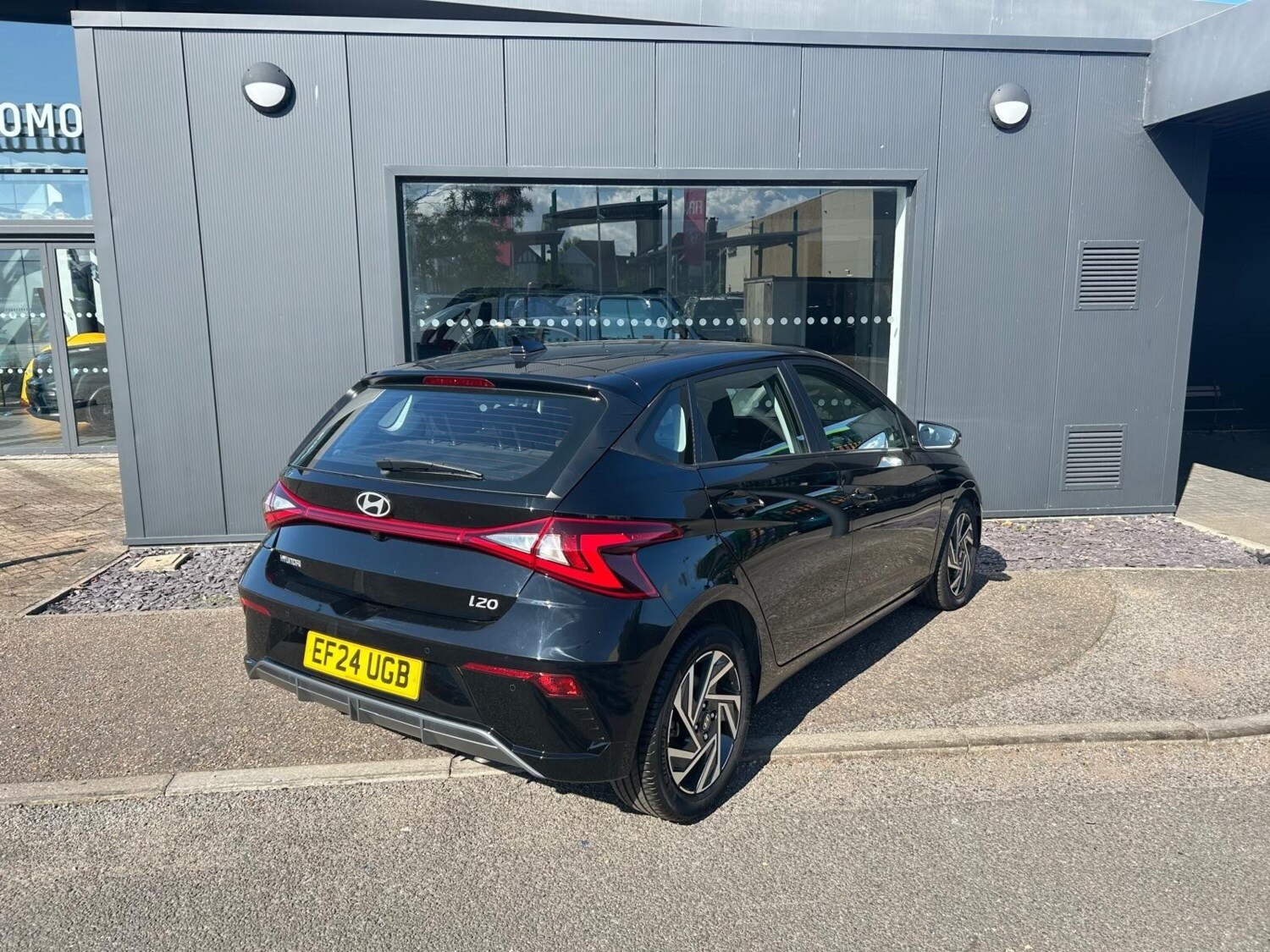 2025 Hyundai i20 1.0T GDi Advance 5dr Hatchback Petrol Manual - Picture 2 of 24