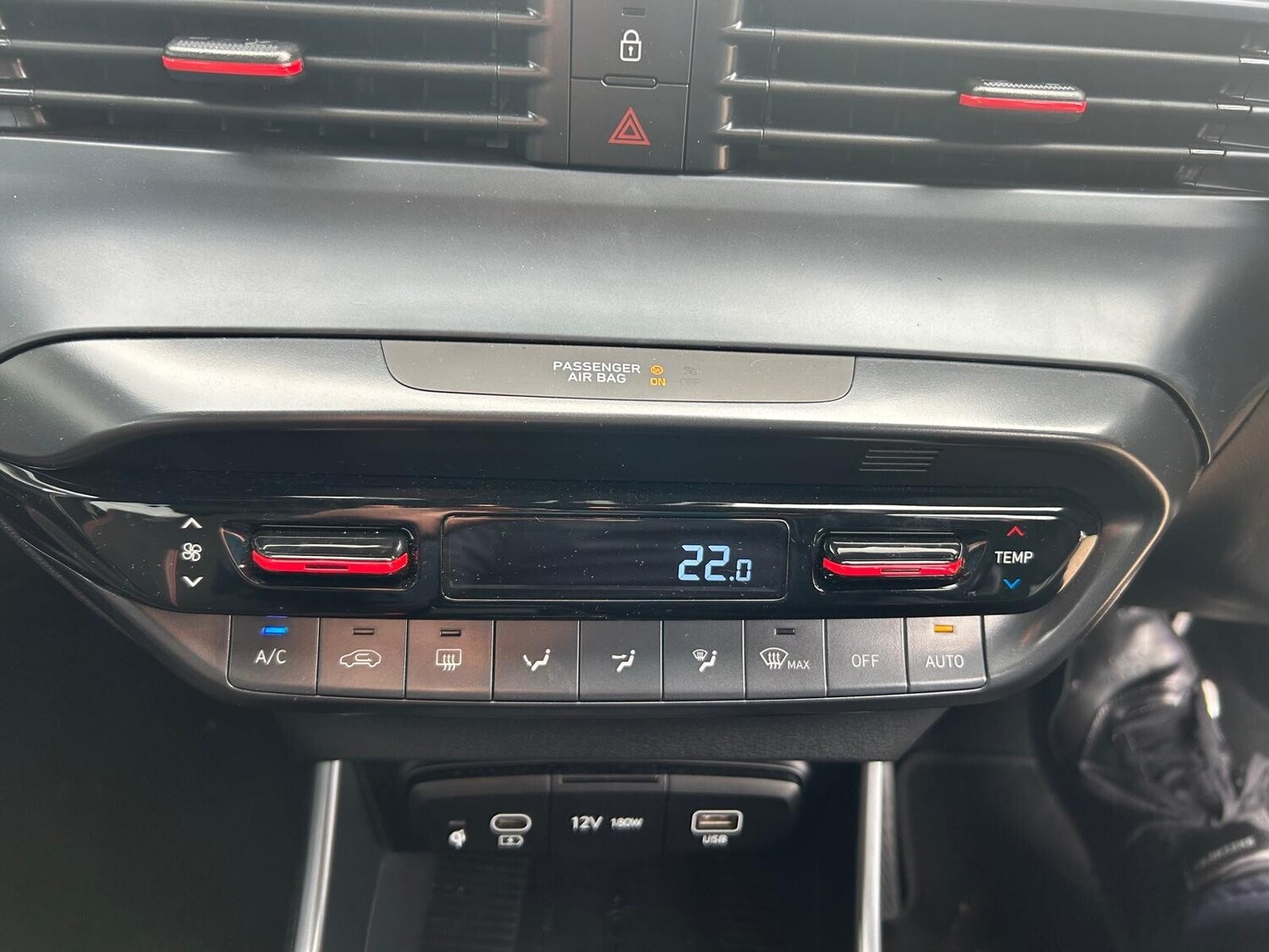 Used Hyundai i20 2024 for sale - 76372749: Photo 33