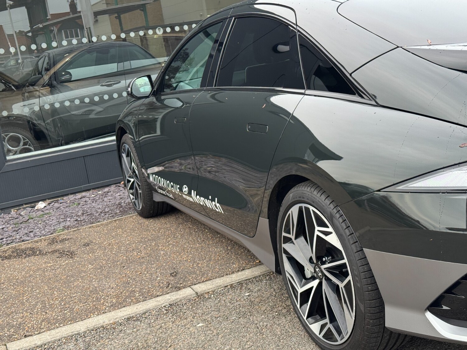 Used Hyundai IONIQ 6 2024 for sale - 76868869: Photo 9