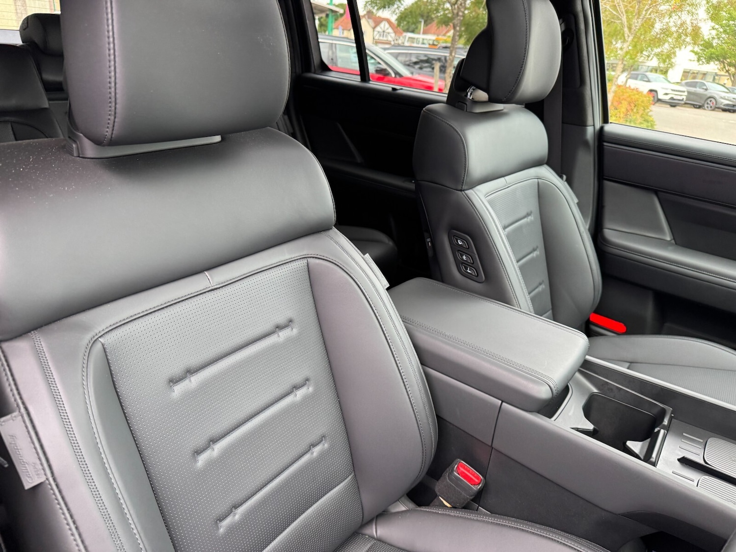 Used Hyundai Santa Fe 2025 for sale - 76869634: Photo 6