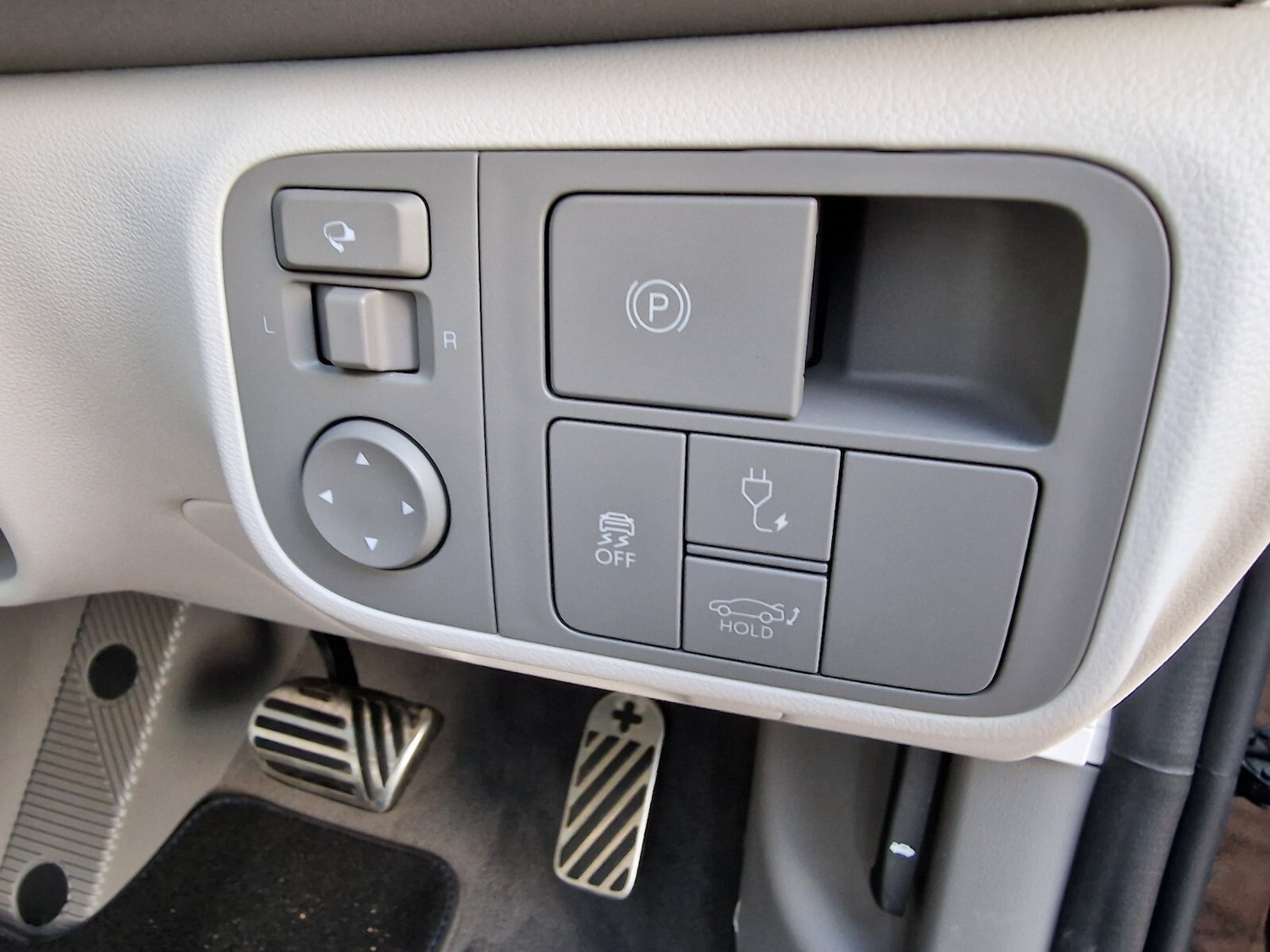 Used Hyundai IONIQ 6 2025 for sale - 76400688: Photo 25