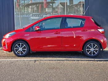 Used Toyota Yaris 2018 for sale - 76873080: Photo