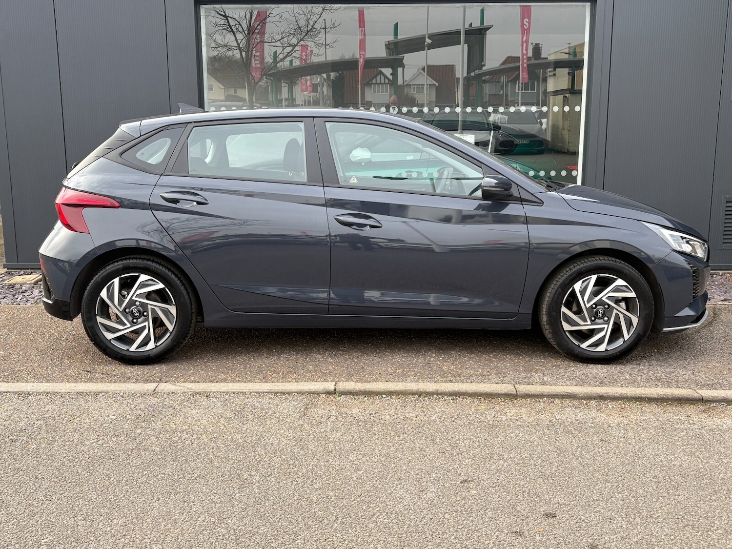 Used Hyundai i20 2024 for sale - 76580112: Photo 2