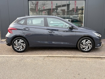 Used Hyundai i20 2024 for sale - 76580112: Photo