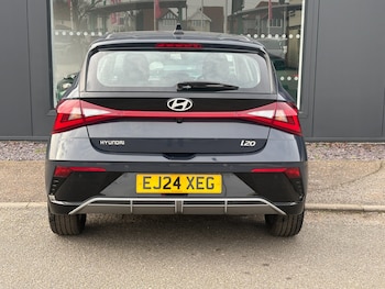 Used Hyundai i20 2024 for sale - 76580112: Photo