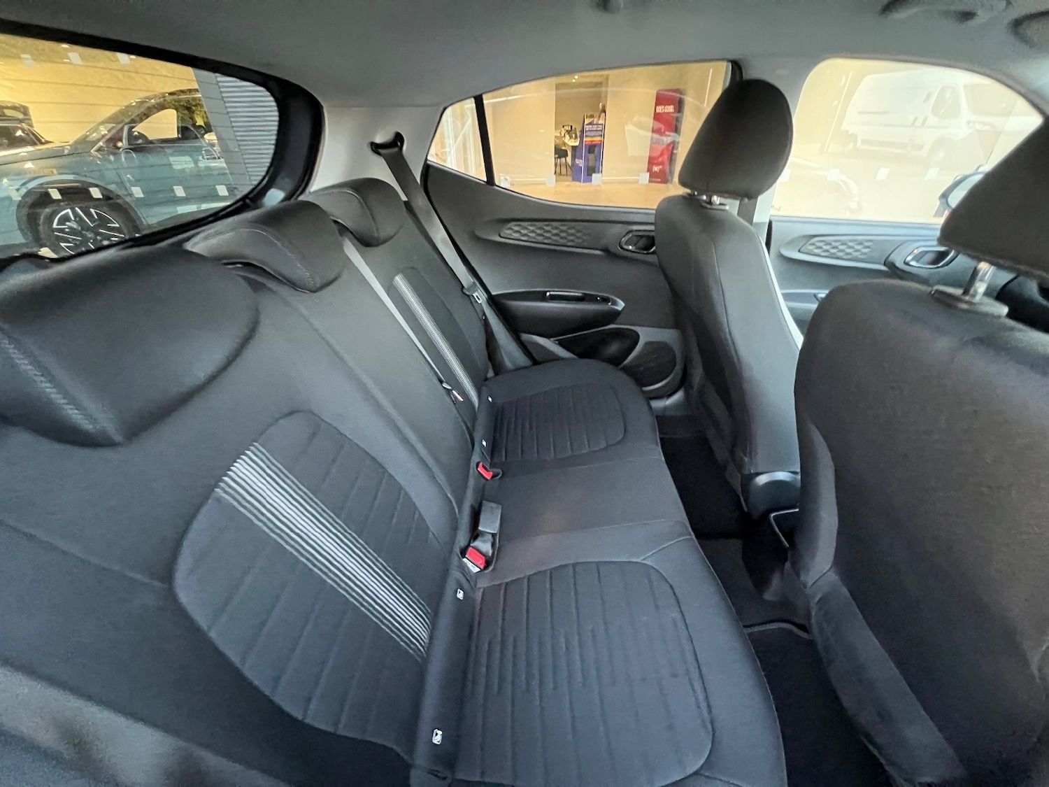 Used Hyundai i10 2023 for sale - 77702679: Photo 27