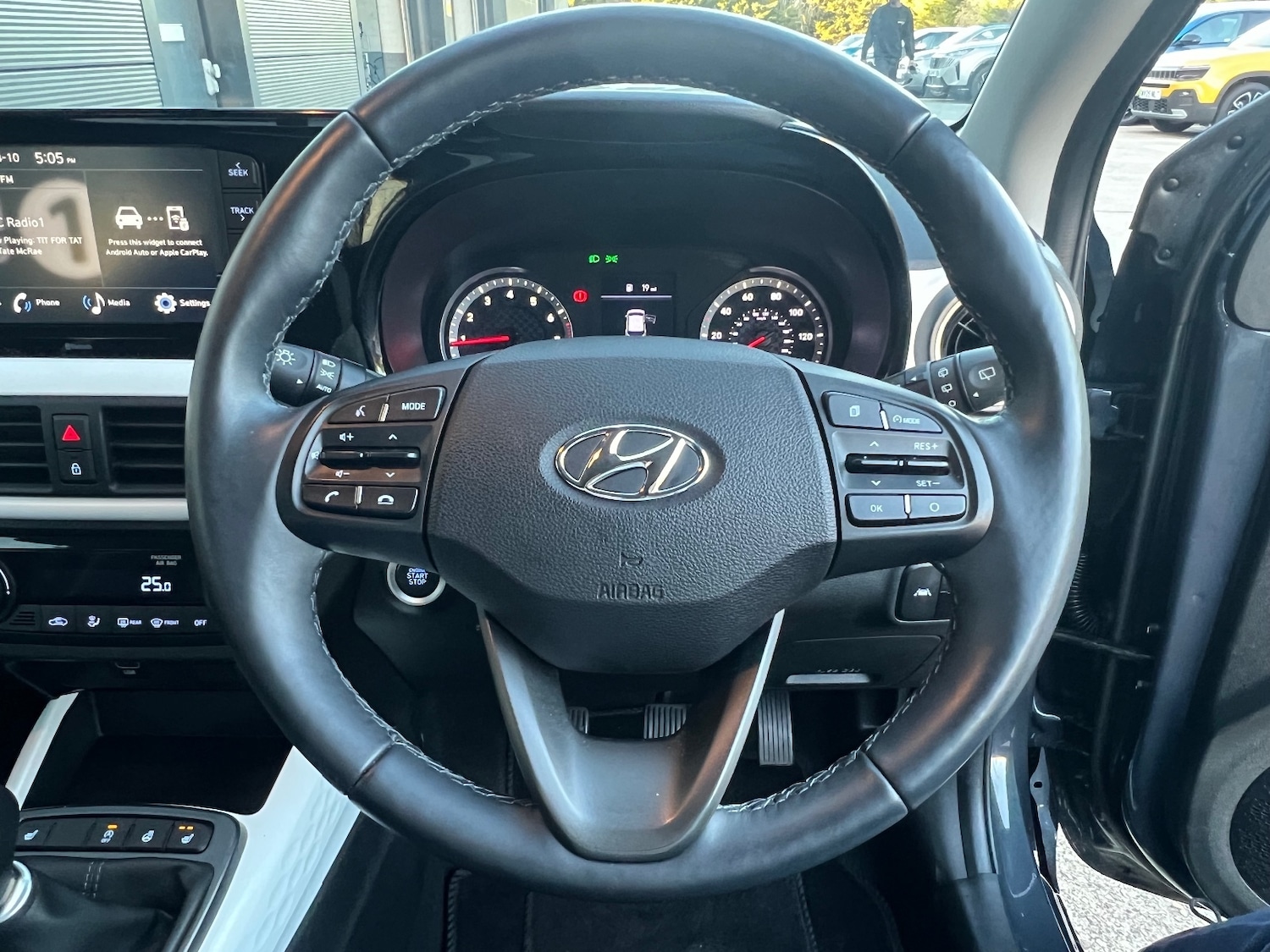 Used Hyundai i10 2023 for sale - 77702679: Photo 29