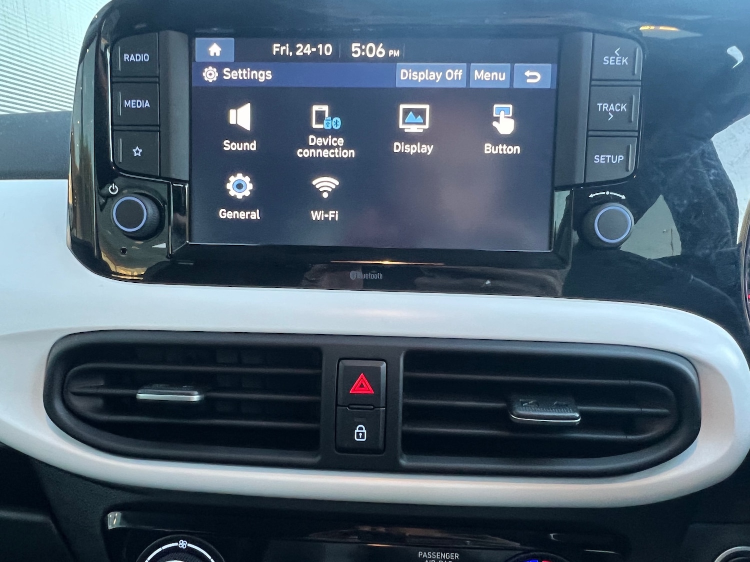 Used Hyundai i10 2023 for sale - 77702679: Photo 47