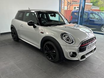 Used MINI Hatch 2019 for sale - 79656511: Photo