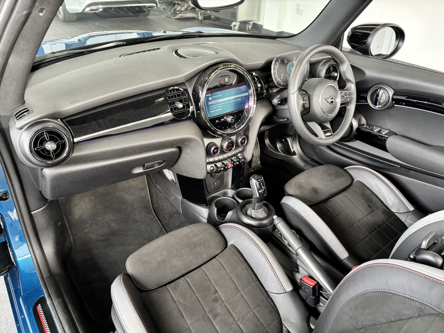 Used MINI Convertible 2023 for sale - 77605296: Photo 12