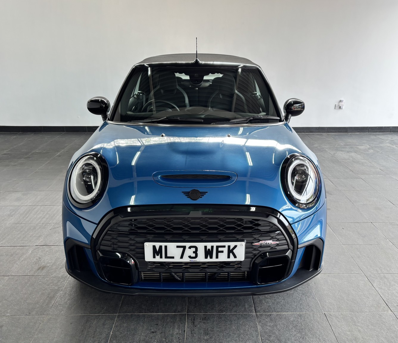 Used MINI Convertible 2023 for sale - 77605296: Photo 2