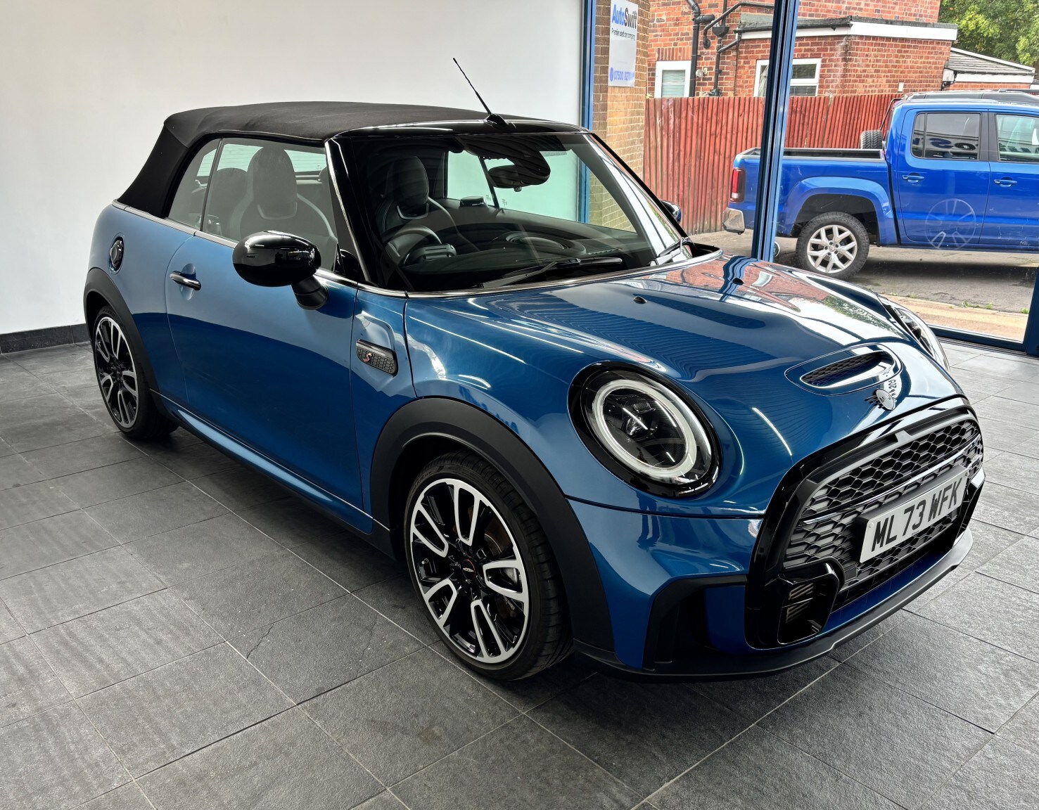 Used MINI Convertible 2023 for sale - 77605296: Photo 24