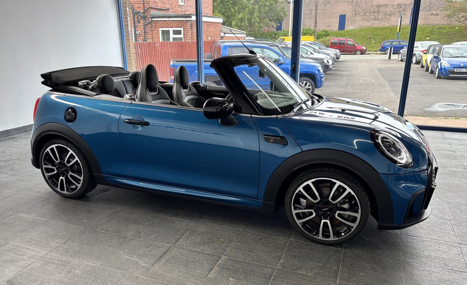 Used MINI Convertible 2023 for sale - 77605296: Photo 25