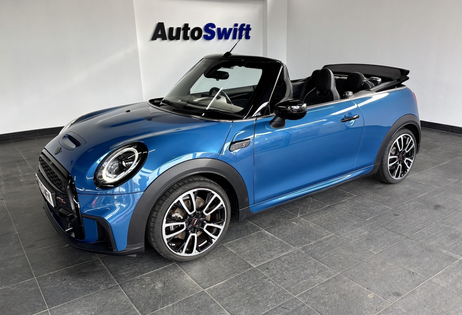 Used MINI Convertible 2023 for sale - 77605296: Photo 5